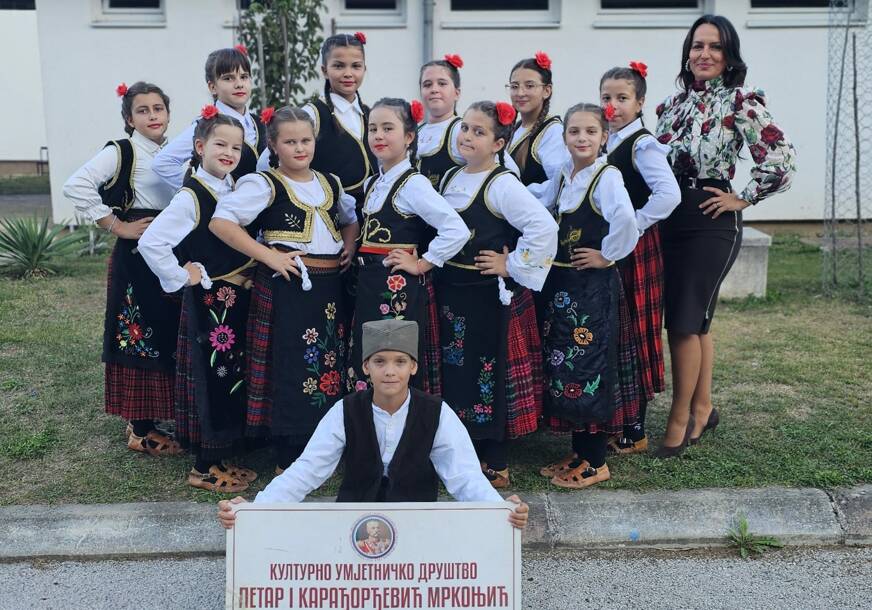 (FOTO) "Uživala sam" Ružičićeva ponosna što Smotra folklora u Jezeru okuplja sve više ljudi