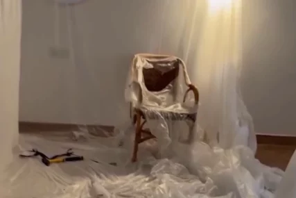 (VIDEO) OVO JE KUĆA STRAVE IZ ŠPANIJE Zidovi prekriveni najlonom, stolica za mučenje nasred sobe, oružje na sve strane
