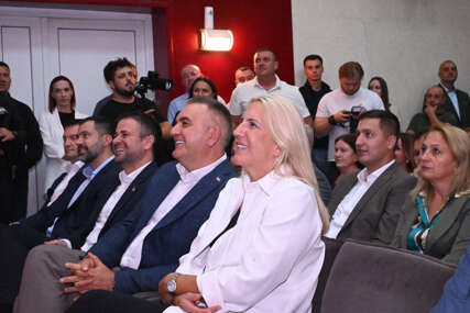 Cvijanovićeva i Minić na skupu u Kneževu "Naš narod je prepoznao da SNSD radi u interesu Srpske"