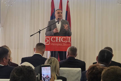 (FOTO) "Dodik skinuo okove sa Srpske" Kandidat SNSD za predsjednika RS poslao jasnu poruku: „Srpskom narodu se ne smije ništa nametati“