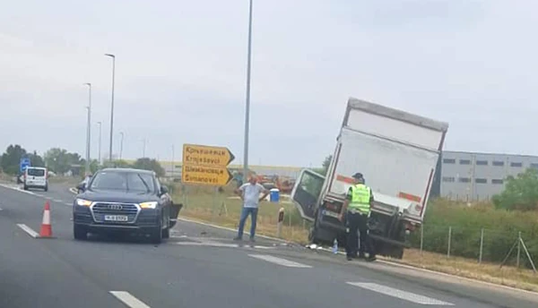 (VIDEO) TEŠKA NESREĆA KOD ŠIMANOVACA Kamion sletio sa auto-puta, ima povrijeđenih