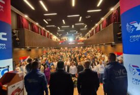 (FOTO) NEVIĐENO Bratunčani tražili od Stevandića i Ujedinjene Srpske da održe dvije tribine zaredom