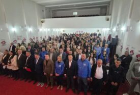 (FOTO) FOČA NA NOGAMA Na velikoj tribini US Stevandić dao riječ Hercegovcima i predstavio plan zapošljavanja u Srpskoj