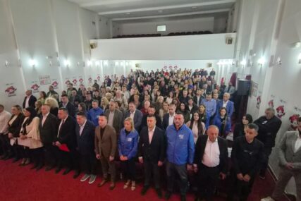 (VIDEO, FOTO) FOČA NA NOGAMA Na velikoj tribini US Stevandić dao riječ Hercegovcima i predstavio plan zapošljavanja u Srpskoj