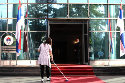 VLADA REPUBLIKE SRPSKE , ILUSTRACIJA