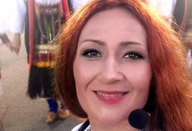 (FOTO) „Srpkinjica Kupreškica“ osvojila mnoga srca: Valentinina lutkica u narodnoj nošnji stigla i do predsjednika Srbije