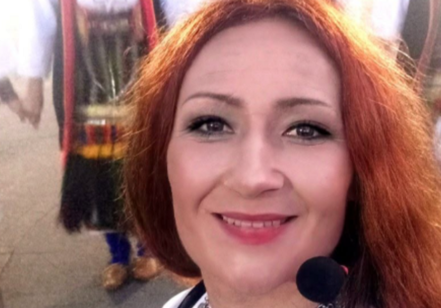(FOTO) „Srpkinjica Kupreškica“ osvojila mnoga srca: Valentinina lutkica u narodnoj nošnji stigla i do predsjednika Srbije