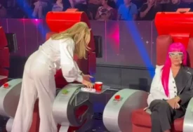(FOTO) ŠOKANTAN POTEZ PJEVAČICE Viki prošla pored koleginice bez pozdrava, a onda je nastao muk u cijelom studiju