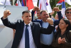 (FOTO) “NEMA IZDAJE” Đajić se nada povratku na čelo UKC RS, obećao plate od 2.000 do 5.000 evra, A BORCIMA PO 10.000 KM