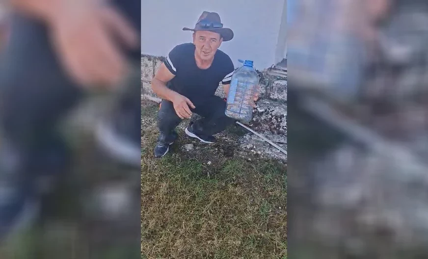 (VIDEO) POSKOK U DVORIŠTU ŠKOLE Milorad sklonio zmiju i odnio je u kanjon, hrabra akcija u Maloj Crnoj Gori