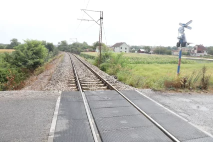 PTICA IZAZVALA HAOS NA ŽELJEZNIČKOJ STANICI Električni luk od 25.000 volti probušio krov lokomotive