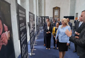 (FOTO) "Gdje god su drugi sijali laži o srpskom narodu, mi ćemo nastaviti da sadimo istinu" Cvijanović o izložbi o srpskom stradanju u američkom Kongresu