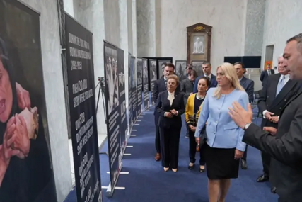 (FOTO) "Gdje god su drugi sijali laži o srpskom narodu, mi ćemo nastaviti da sadimo istinu" Cvijanović o izložbi o srpskom stradanju u američkom Kongresu