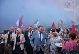 (FOTO) "U opuštenoj atmosferi da čujemo građane" Cvijanovićeva zahvalila svima koji su prisustvovali druženju sa vrhom SNSD