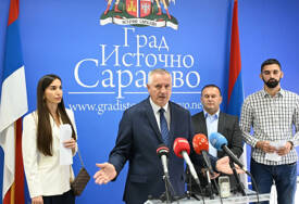 (FOTO) Plodovi uspješne godine: Višković potpisao ugovore o donacijama za područje Istočnog Sarajeva, Pala, Trnova i Sokoca