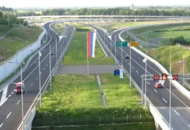 IZMJENA REŽIMA SAOBRAĆAJA Radovi na auto-putu Mahovljani-Glamočani od danas zatvaraju voznu i zaustavnu traku