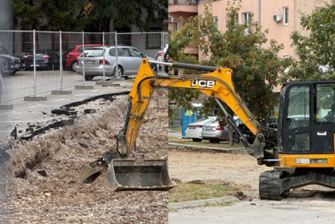 (FOTO) Bager stigao kod Zenita: Raskopan parking za javnu garažu