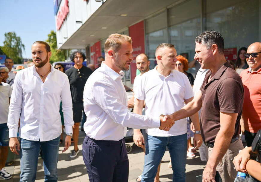 (FOTO) Pod sloganom SIGURNO: Pokret Sigurna Srpska započeo predizbornu kampanju u Bijeljini, evo šta je poručio Stanivuković