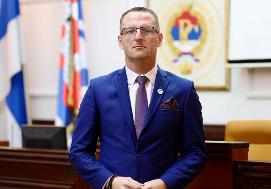 (VIDEO) Čerek traži odgovore „Da li su se Dodik i Draško dogovorili“