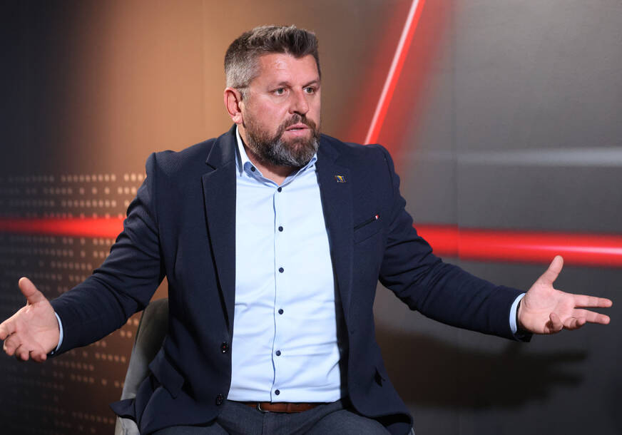 ĆAMIL DURAKOVIĆ 