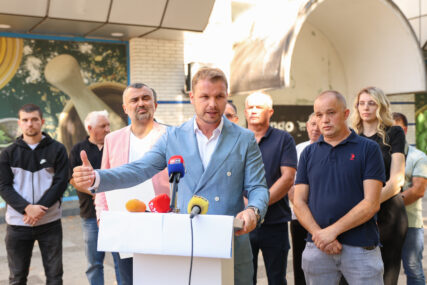 (FOTO) Stanivuković u Tesliću “Javni novac se SISTEMSKI izvlači”