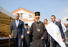 (FOTO) Mnogo toga urađeno uz podršku Grada: Stanivuković u hramu Pokrova Presvete Bogorodice u Trnu