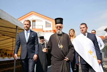 (FOTO) Mnogo toga urađeno uz podršku Grada: Stanivuković u hramu Pokrova Presvete Bogorodice u Trnu