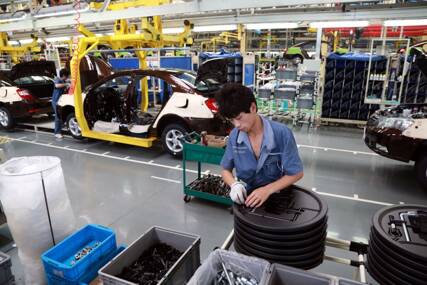 SMETAJU IM NISKE CIJENE Auto-industrija SAD traži trajnu zabranu za Kineze, Tramp poručuje da su fabrike dobrodošle pod jednim uslovom