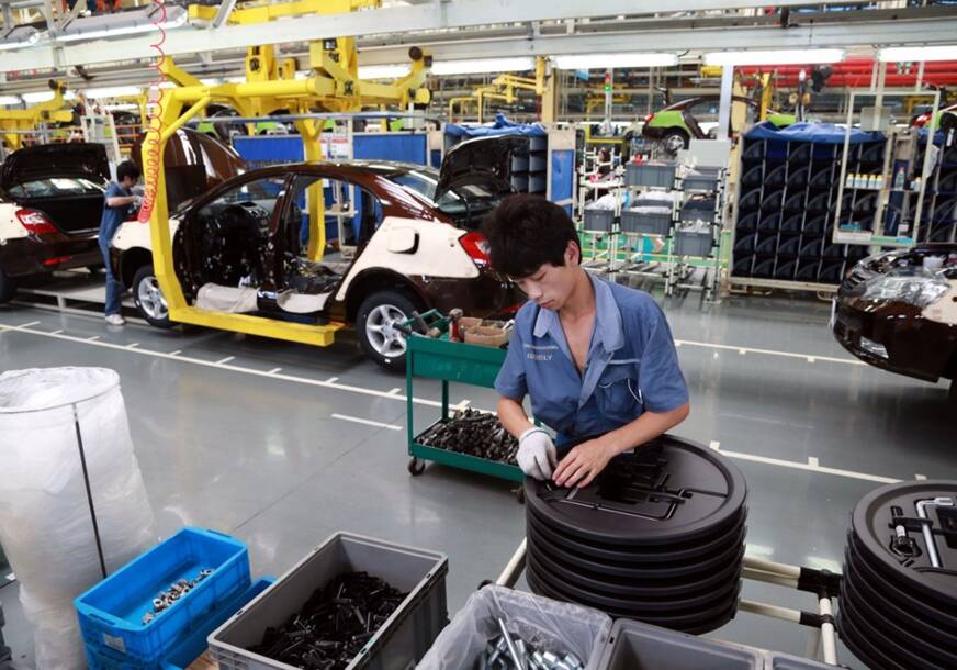 fabrika automobila "džili"