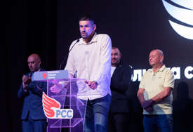 (VIDEO, FOTO) Košarkaš Jovica Kecman podržao RSS "Slavenko Ristić bi mogao da vodi državu"