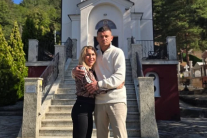 "Vjeruj i desiće se" Jovana Jeremić sa Tigrom posjetila veliku svetinju, pa poslala snažnu poruku