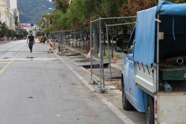 (FOTO) Glavna gradska saobraćajnica: Izmjene u saobraćaju najavljene do 15. avgusta, radnici i danas na terenu