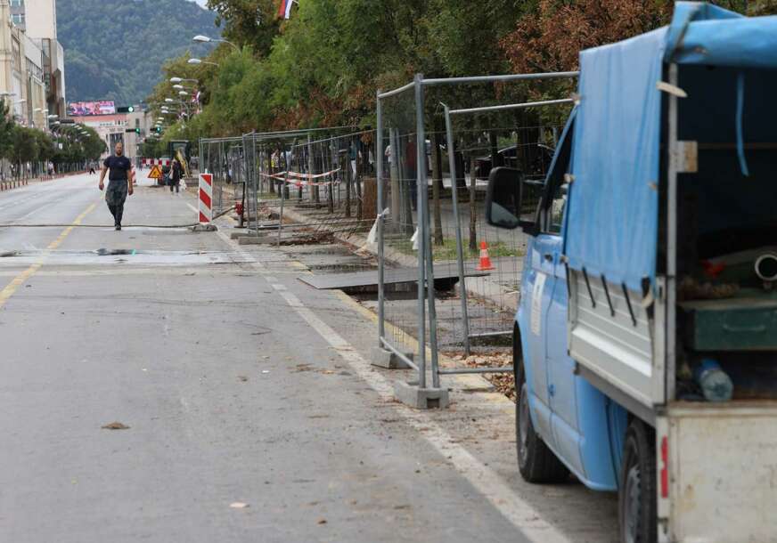 (FOTO) Glavna gradska saobraćajnica: Izmjene u saobraćaju najavljene do 15. avgusta, radnici i danas na terenu