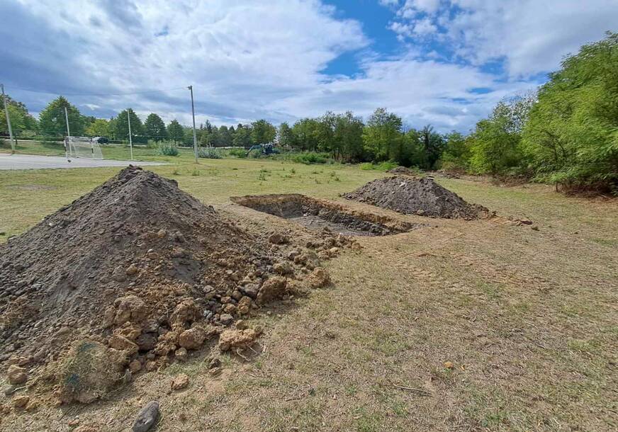 (FOTO) Grad popustio pred mještanima i mijenja plan: Dino park stiže u Krčmarice