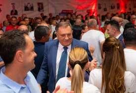 (FOTO) „Naša najveća snaga je narod“ Dodik u Krupi na Vrbasu najavio VELIKU POBJEDU SNSD