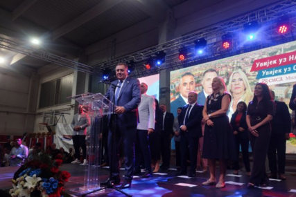 (FOTO) "Njihova pobjeda u oktobru nije upitna" Dodik ponosan na Minića i Cvijanovićevu, poručuje da njihova pobjeda neupitna