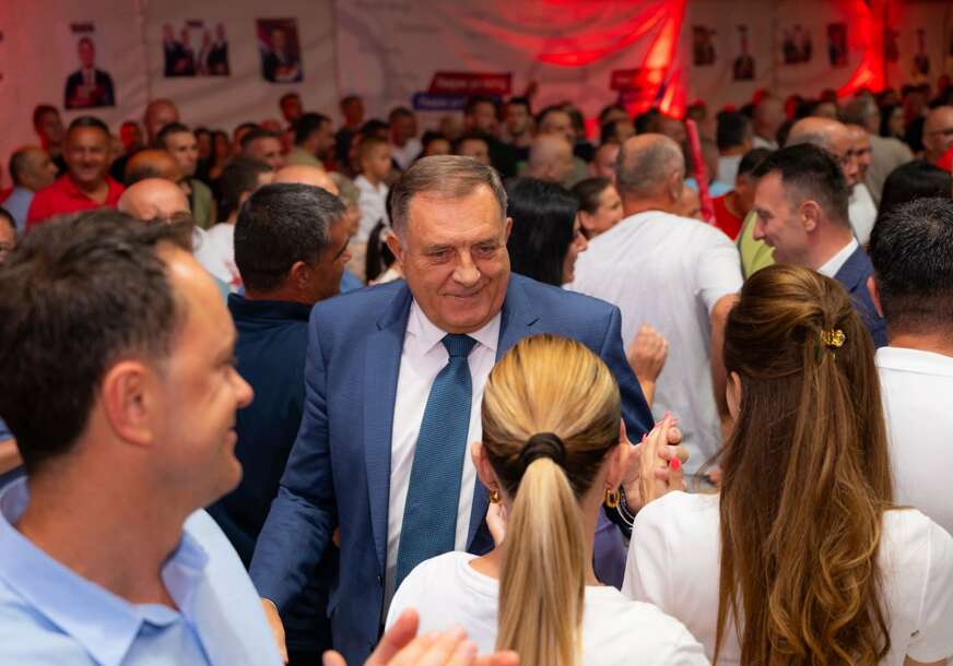 (FOTO) „Naša najveća snaga je narod“ Dodik u Krupi na Vrbasu najavio VELIKU POBJEDU SNSD