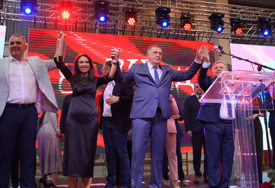 (FOTO) "Njihova pobjeda u oktobru nije upitna" Dodik ponosan na Minića i Cvijanovićevu, poručuje da njihova pobjeda neupitna