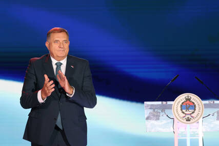 (VIDEO) NA DAN REPUBLIKE Dodik poručio da planira proglasiti novi Ustav Srpske