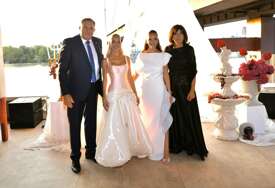 (FOTO) PORODIČNO SLAVLJE Dodik uputio čestitku snahi Ivani i njenoj sestri
