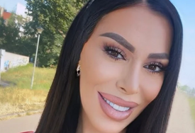 (FOTO) "Bog je veliki, ne boj se" Mimi Oro POKAZALA TRUDNIČKI STOMAK, podijelila radosne vijesti