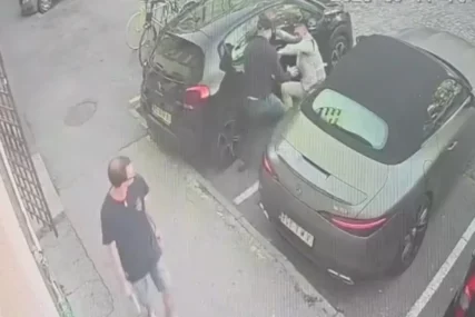 BRUTALAN NAPAD U NOVOM SADU Čekao muškarca da izađe iz auta, pretukao ga u UBO NOŽEM zbog skupocjenog sata