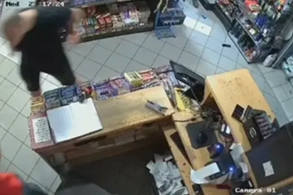 (VIDEO) BRUTALNO PRETUKAO RADNIKA NA PUMPI, NIKO NIJE SMIO DA REAGUJE Tužilaštvo traži pritvor za mladića iz Trebinja