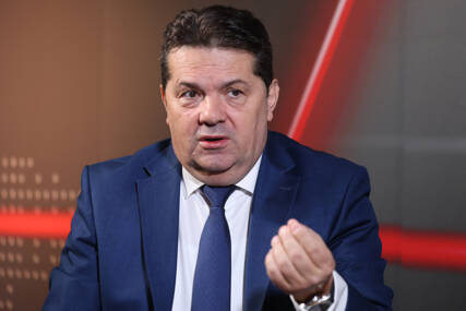 (FOTO) "Biće kasno jer tada će svjetlo biti ugašeno" Stevandić se oglasio nakon odlaska stranaca iz Komisije za očuvanje nacionalnih spomenika