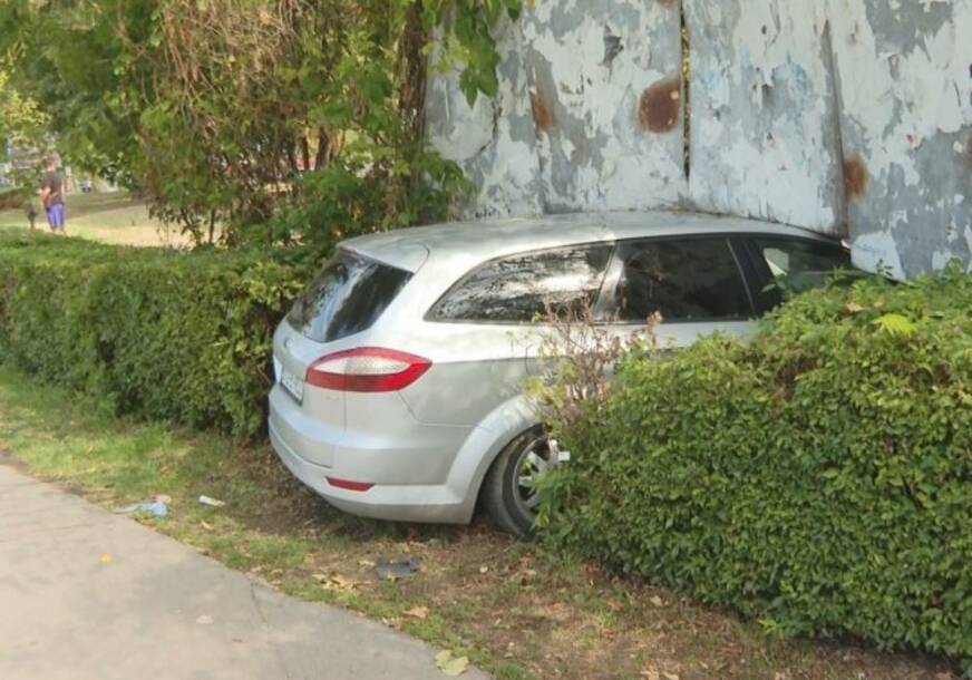 Detalji nesreće kod Gradskog mosta: Vozač zbog MOBILNOG TELEFONA izgubio kontrolu nad vozilom, povrijeđena djevojčica (10) prebačena na UKC RS