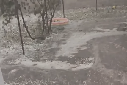 (VIDEO) Oluja stigla u Laktaše: Jak pljusak i led
