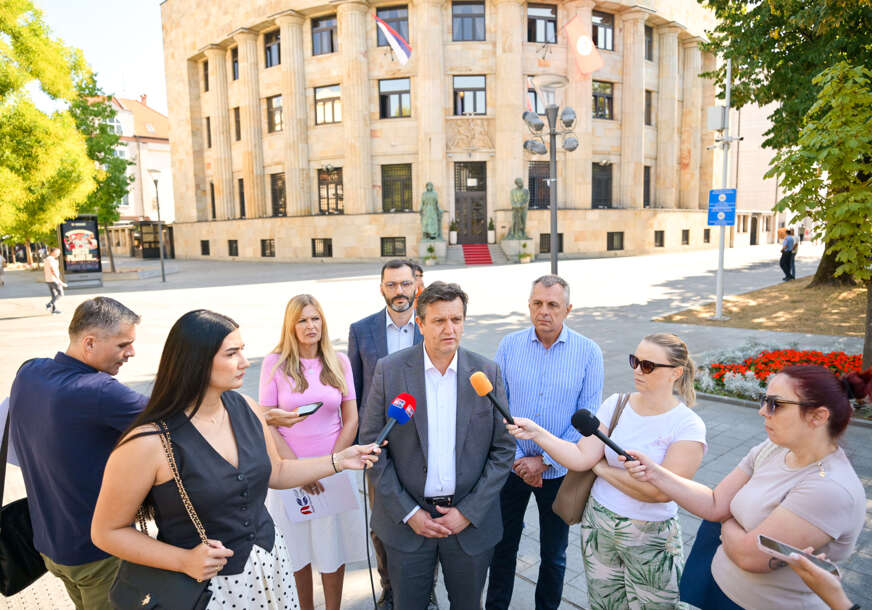 FOTO: USTUPLJENA FOTOGRAFIJA