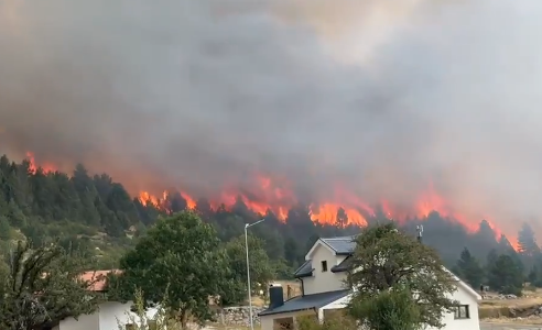 (VIDEO) BLIDINJU PRIJETI KATASTROFA Novi požar zahvatio borovu šumu, vatra se širi prema Masnoj Luci