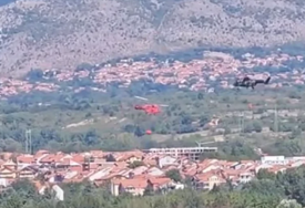 (VIDEO) VATRA STIGLA DO NAJVIŠEG VRHA Tri helikoptera ušla u borbu sa požarom na Suvoj planini