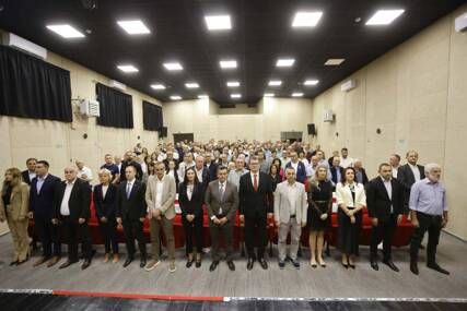 (FOTO) "SDS će insistirati na jačanju institucija" Božović poručio da interesi Srpske moraju uvijek biti iznad interesa pojedinca